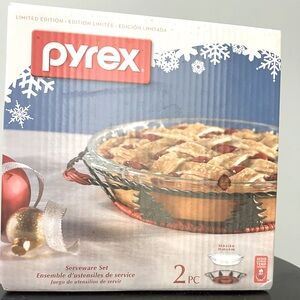 Pyrex holiday pie dish